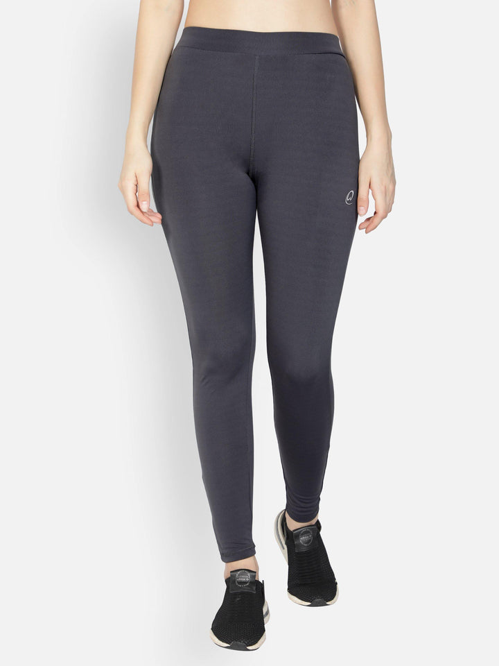 Women's Dark Grey Solid Fitted Active Trackpant - WOMINK